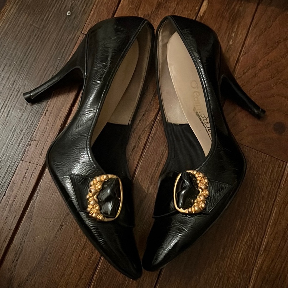 Patent leather black 3.5” heel pumps | Gold side buckle